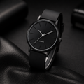 QUARTZ Watch ( Black )